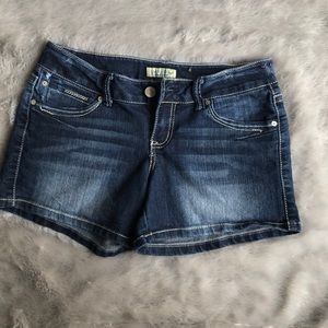 Paris blues size 9 denim shorts